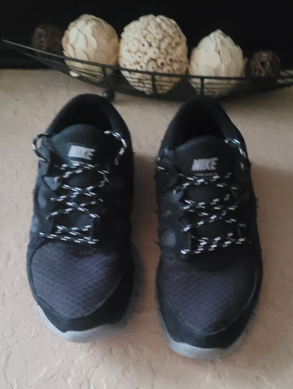 Size 10.5 Nike Free Run 2 Black Low Top Lace-Up Men Sneakers 537732-001